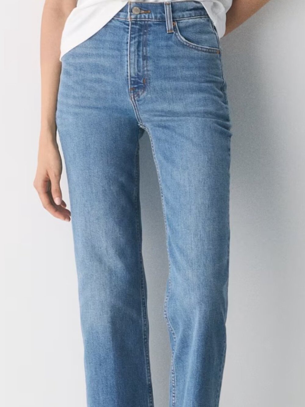 Arlo High Rise Straight 28L - Denim Forum Aritzia